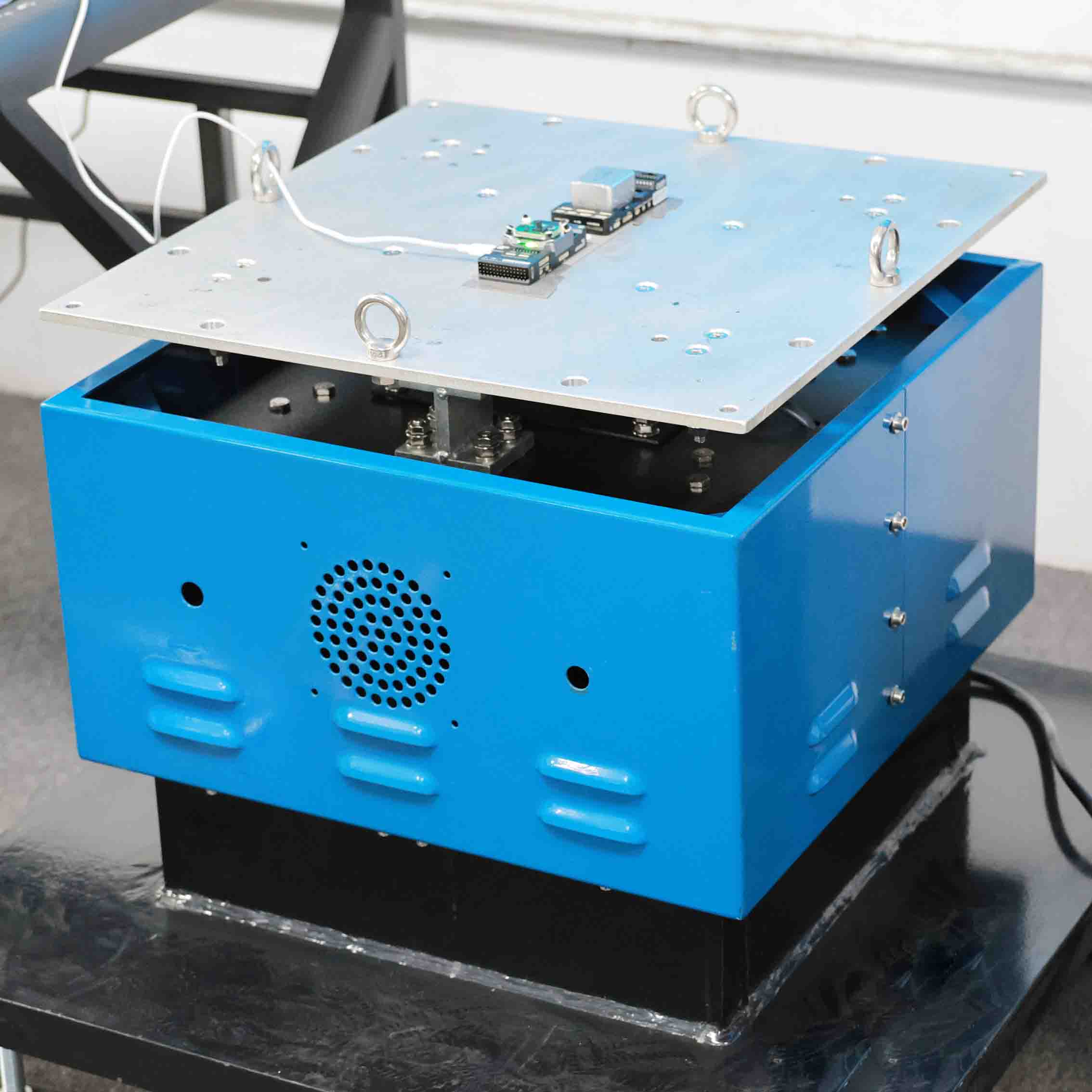 电磁式振动台 电磁式振动台